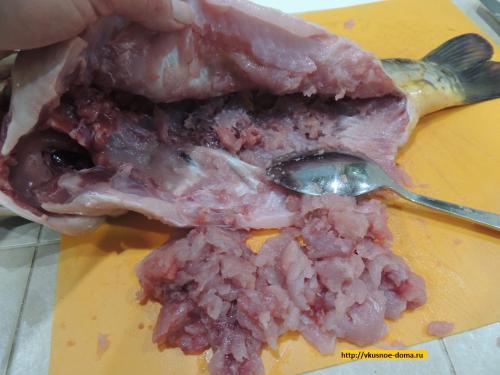 Карп в духовке с морковью и луком. Карп фаршированный целиком морковью, луком и приготовленный в духовке