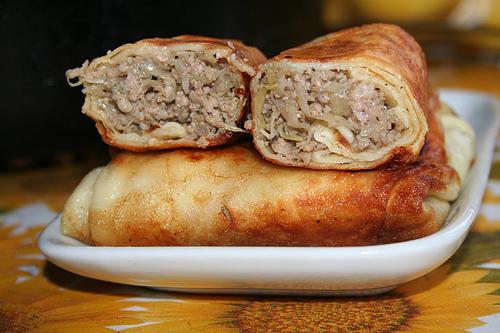 Блинчики с капустой и мясом. Блинчики фаршированные мясом с капустой.