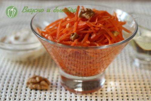 Салат из моркови с сыром и чесноком и яйцом. Простые салаты  из свежей моркови 