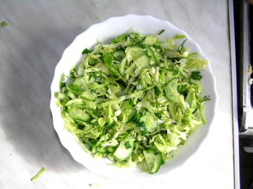 Салат из капусты, как в СССР. Простые и вкусные салаты из свежей капусты, как в столовой!