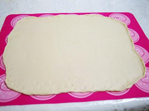 Рецепт пиццы с курицей, оливками и солеными огурцами