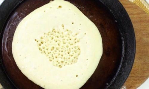 Толстые воздушные блины на кефире с содой