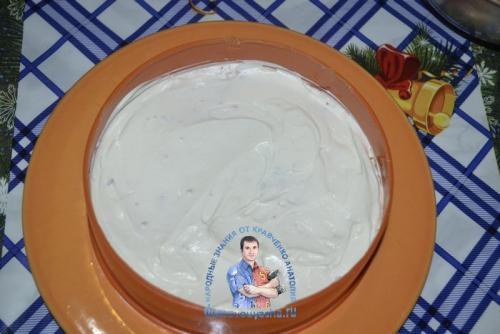 Торт из печенья юбилейное без выпечки со сгущенкой и сметаной. Рецепт торта без выпечки из печенья со сгущенкой и сметаной