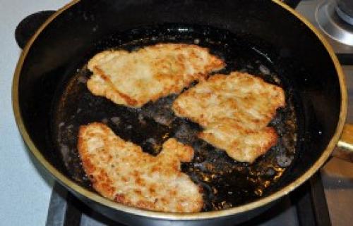 Как сделать сочную отбивную из куриной грудки. Сочные отбивные из куриной грудки