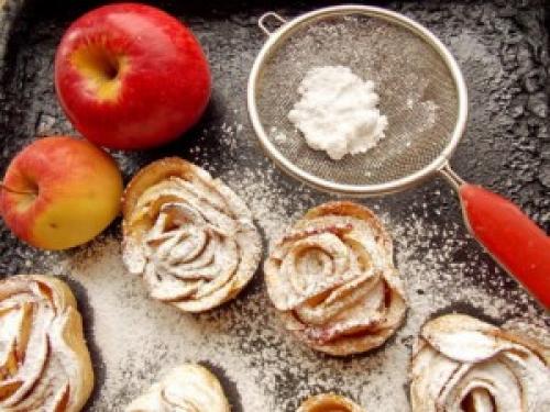 Розочки из слоеного теста с яблоками рецепт. Розочки из слоеного теста с яблоками — шикарная выпечка к чаю!