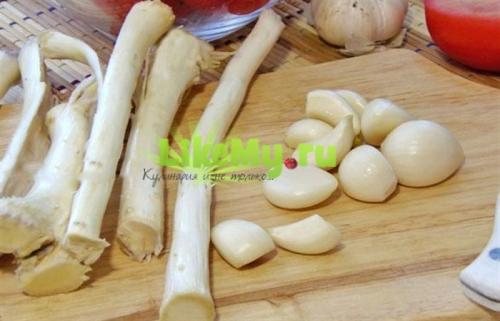Хреновая закуска из помидор с хреном и чесноком на зиму