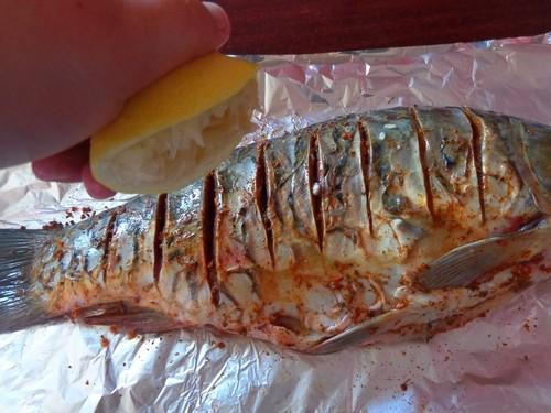 Рецепт карпа фаршированного запеченного в духовке в фольге с овощами. Карп запеченный с овощами