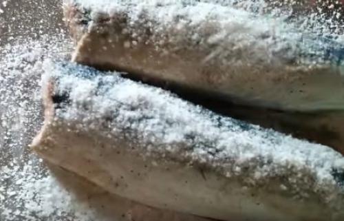 Рецепт, как засолить скумбрию в домашних условиях вкусно и быстро. Очень вкусная скумбрия, соленая в домашних условиях: 5 лучших рецептов