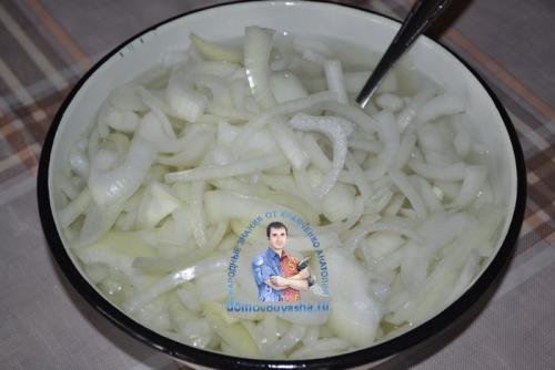 Как замариновать лук для салата быстро и вкусно без уксуса. Как замариновать лук для салата просто, быстро, и очень вкусно