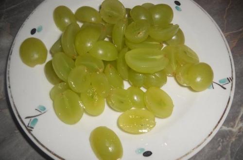 Салат из курицы с виноградом и грецкими орехами. Рецепт 4: салат с виноградом, курицей и грецкими орехами