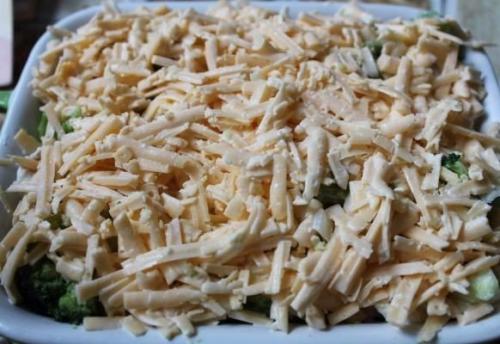 Запеканка с брокколи и курицей. Простой способ приготовления диетической запеканки с сыром