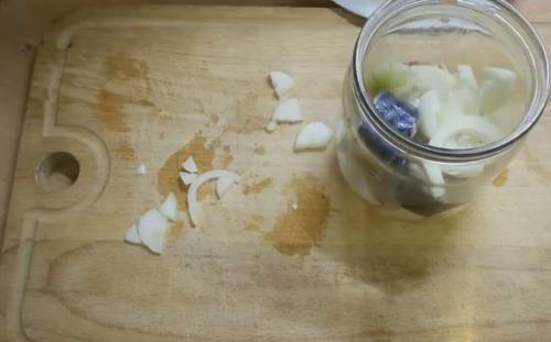 Как посолить скумбрию в домашних условиях вкусно и быстро в рассоле. Скумбрия соленая в домашних условиях — ну очень вкусный рецепт