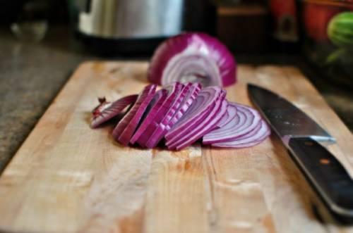 Как мариновать лук если уксу.  Лук маринованный в уксусе к шашлыку или салату — быстрый рецепт