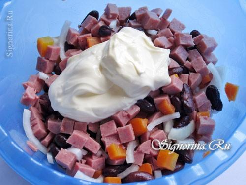 Салат с фасолью и колбасой и морковью. Салат с копченой колбасой, морковью, фасолью и майонезом: рецепт с фото