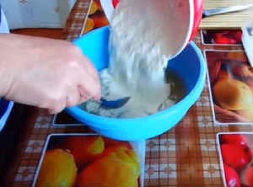 Вареники с квашеной капустой и салом. Вареники с квашеной капустой