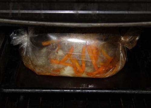 Курица в рукаве с картошкой и яблоками в духовке. Курица с яблоками и картошкой запеченная в духовке