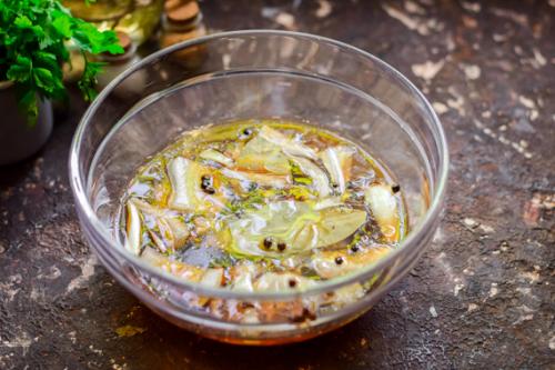 Как засолить скумбрию в рассоле с чаем. Скумбрия в чайной заварке