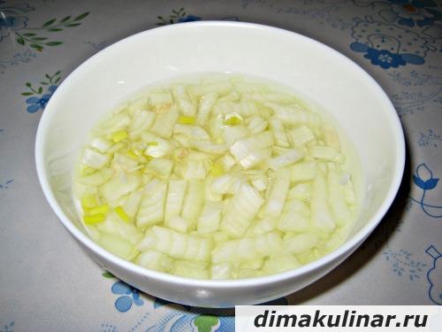 Как замариновать лук для салата с кальмарами. Самый вкусный и простой салат с кальмарами и яйцом «Морской сюрприз»