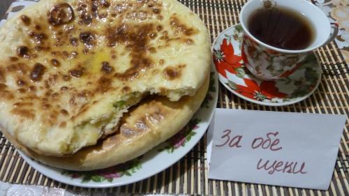 Лепешки на кефире с начинкой на сухой сковороде. Лепешки с начинкой на кефире – жарятся без масла! Пошаговый рецепт с фото