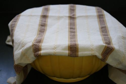 Тонкие кружевные блины на кефире с кипятком: рецепт