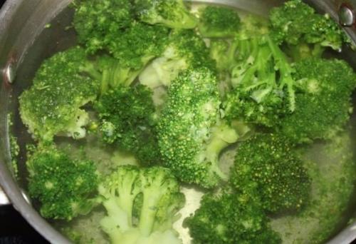 Запеканка с брокколи и курицей. Простой способ приготовления диетической запеканки с сыром