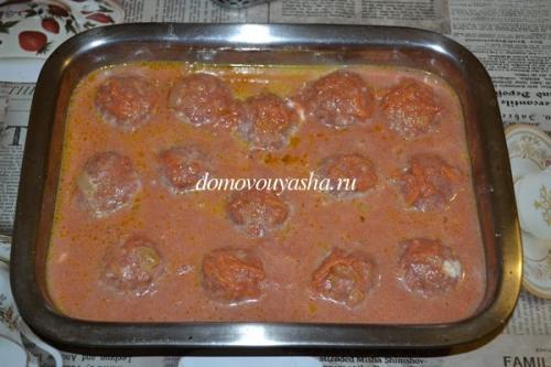 Куриные тефтели с рисом в томатном сметанном соусе в духовке. Тефтели с рисом в томатно-сметанном соусе в духовке