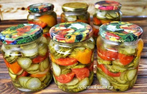 Салат на зиму огурцы помидоры перец лук слоями на литровую банку. Процесс приготовление: