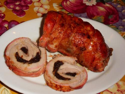 Рулетики из свинины с черносливом В духовке рецепт. Свинина и чернослив – идеальная компания!