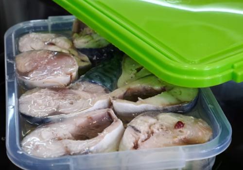 Как в рассоле посолить скумбрию в домашних условиях вкусно и быстро в рассоле. Вкуснейшая малосольная скумбрия в масле