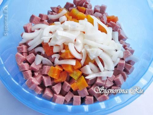 Салат с фасолью и колбасой и морковью. Салат с копченой колбасой, морковью, фасолью и майонезом: рецепт с фото