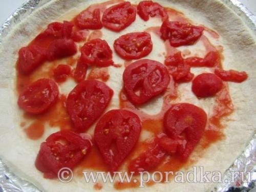 Пицца с солеными помидорами. Пицца с маринованными помидорами и брынзой в домашних условиях