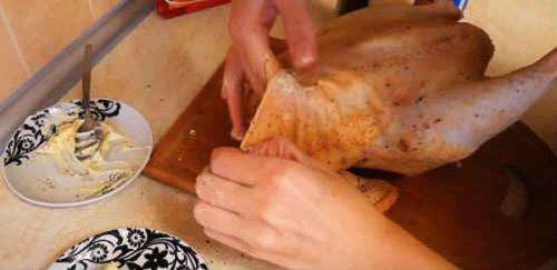 Курица с хрустящей корочкой в духовке с картошкой. Курица в духовке целиком с картошкой – самый вкусный рецепт с хрустящей корочкой (с фото)