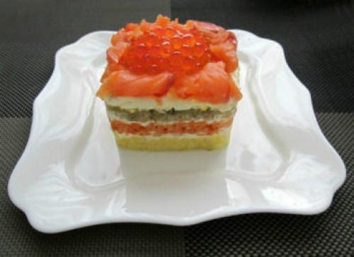 Семга под шубой с зеленым луком. Салат «Под шубой» с семгой: лучшие рецепты от кулинаров