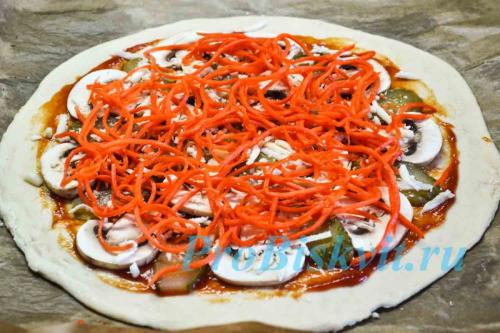 Пицца с солеными огурцами и грибами. Необходимые ингредиенты