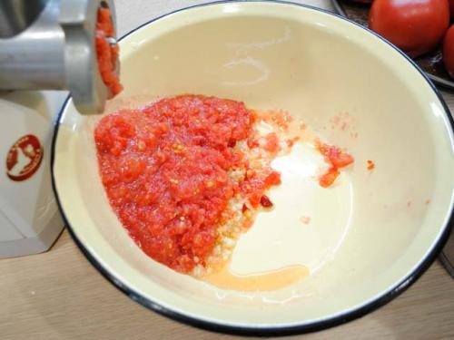 Салат из баклажанов в томате с чесноком на зиму. Баклажаны в томате с красным острым перцем и чесноком