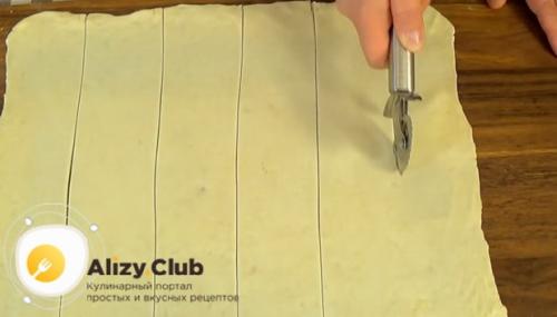 Булочки с яблоками из слоеного теста розочки. Пошаговое приготовление