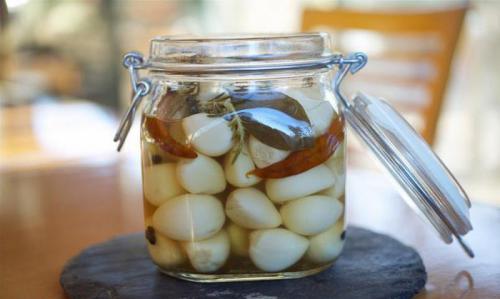 Как приготовить маринованный чеснок, как на рынке. Маринованный чеснок как на рынке: рецепт. Быстро, вкусно, просто