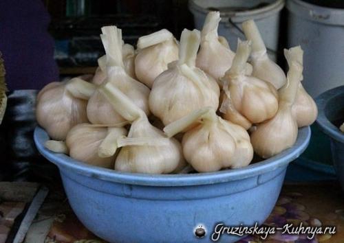 Маринованный чеснок головками по-армянски. Как засолить чеснок по-грузински