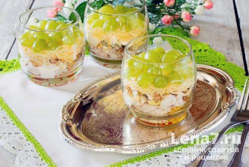 Салат с виноградом и пекинской капустой. Салат «Тиффани» с курицей и виноградом