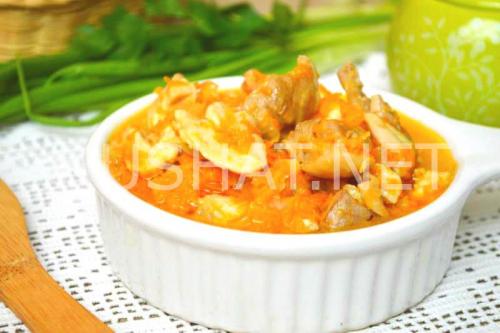 Как вкусно потушить домашнюю курицу в кастрюле с морковью и луком. Курица, тушенная с луком и морковью. Пошаговый рецепт с фото