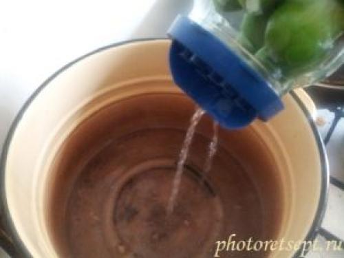 Зеленые помидоры на зиму рецепты маринованные с чесноком и морковью на зиму. Ингредиенты: