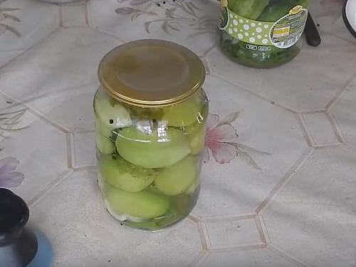 Зеленые помидоры на зиму пальчики оближешь. Простой рецепт зелёных помидор в банках на зиму без стерилизации