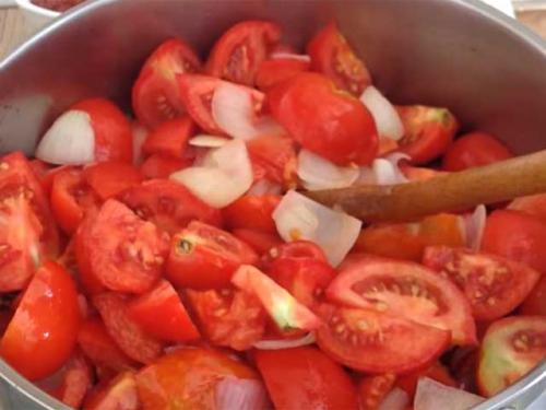 Кетчуп на зиму из желтых помидор на зиму рецепты. Кетчуп из помидоров и базилика на зиму — рецепт «Пальчики оближешь»