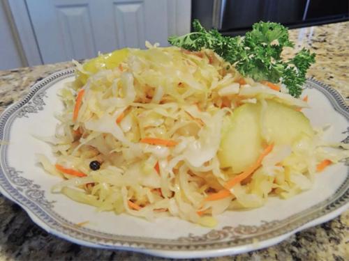 Как квасить капусту на зиму в банках простой рецепт. Очень вкусный рецепт на зиму в литровых банках с морковью и яблоками