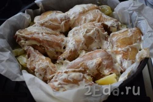 Курица кусочками с картошкой в духовке рецепт. Курица кусочками с картошкой в духовке