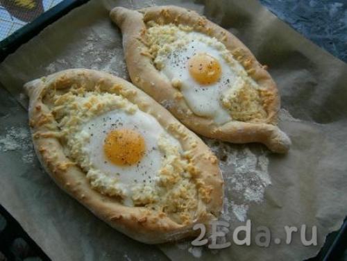 Тесто для хачапури по-аджарски на кефире. Хачапури по-аджарски на кефире