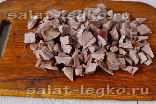 Салат с сердцем и кукурузой. Салат со свиным сердцем, кукурузой и луком