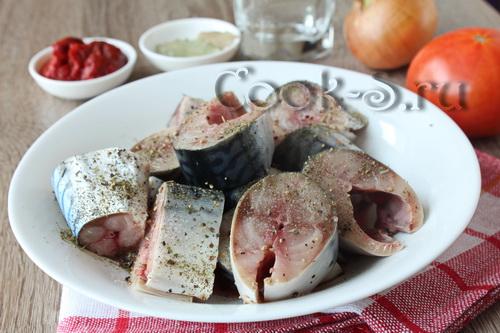 Скумбрия запеченная в духовке в томатном соусе. Тушеная СКУМБРИЯ (рыбка по этому рецепту получается НЕЖНЕЙШАЯ)