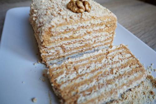 Торт без выпечки из печенья творога и сгущенки. 