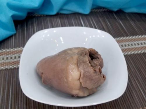Салат из сердца с яйцами. Салат с сердцем, яйцами и луком